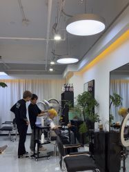 -V7 HAIR SALON