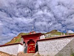 -比如骷髅墙景区