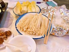 -霄汉牛三鲜湖北砂锅菜(万松园2店)