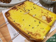 -小董哥烤串·爆汁大油边(故宫店)