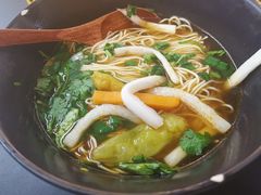 香辣牛骨汤面-贡梅老面馆·蟹粉面·无锡特色小吃(南长街主推店)