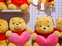 -名创优品(北京新中关购物中心地铁层店)