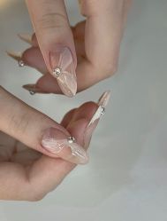 -LISSOM莉森 Nail ·美甲美睫原创定制店