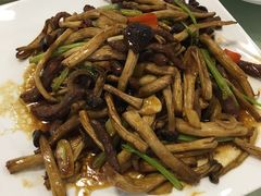 茶树菇炒牛柳-喜运来酒楼(江南大道店)