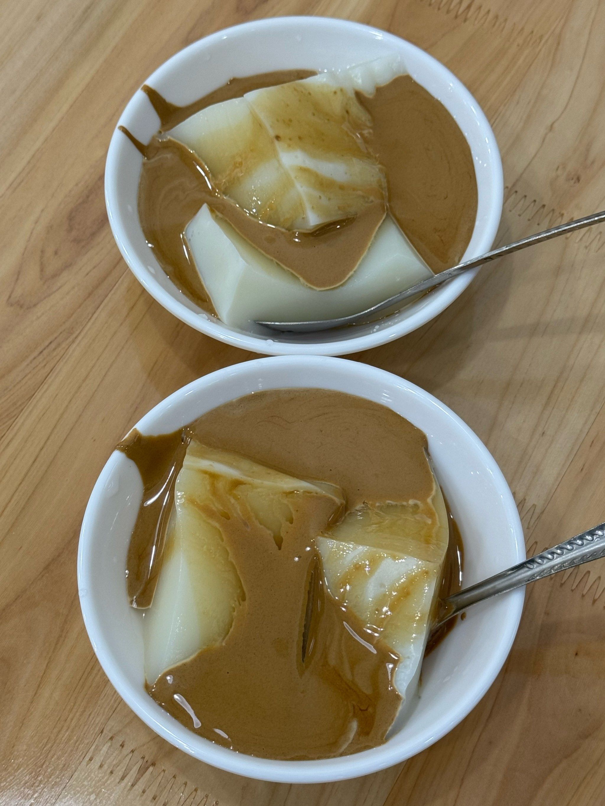 来乐山就是为了这口翻砂红糖凉糕