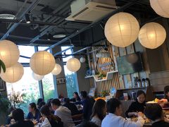 大堂-日进一片海.生腌海鲜火锅.宵夜烧烤(三里屯总店)