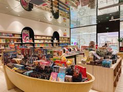 -钟书阁(群光广场店)