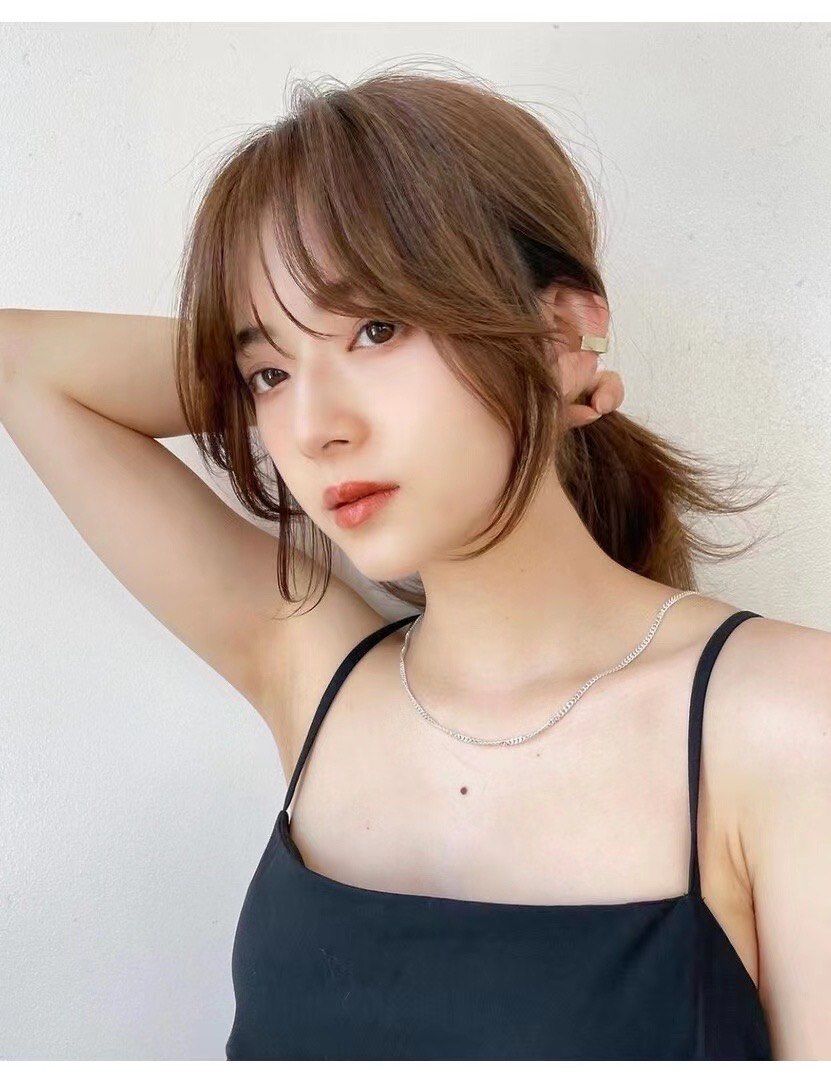 刘海绑起来也特别有范