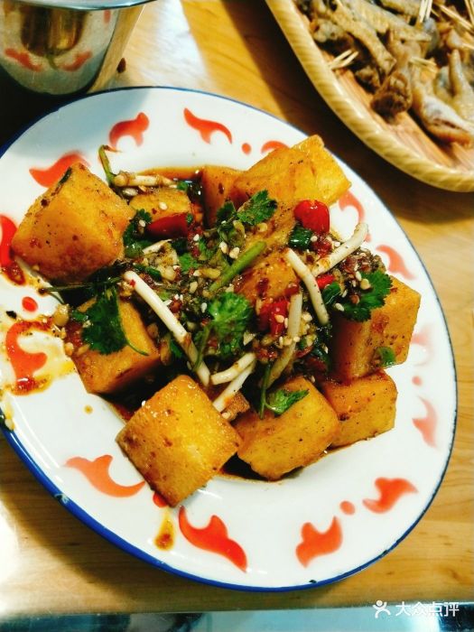 甘妹儿的冷沾沾炸凉粉图片