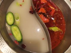 -东巴婆婆云南鱼豆花火锅(大东门店)