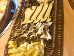 -洱火云南酸菜牛肉火锅(石景山当代商城店)