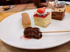 -上海西藏大厦万怡自助餐厅(徐汇店)