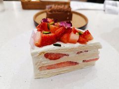 草莓乌龙千层蛋糕-Toris(LuOne凯德晶萃广场店)