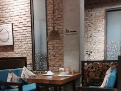 -苹果树下艺术餐厅(宋庄店)