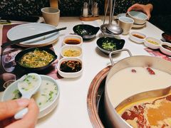 -洪氏嗨捞·猪肚鸡火锅(阳光天地店)