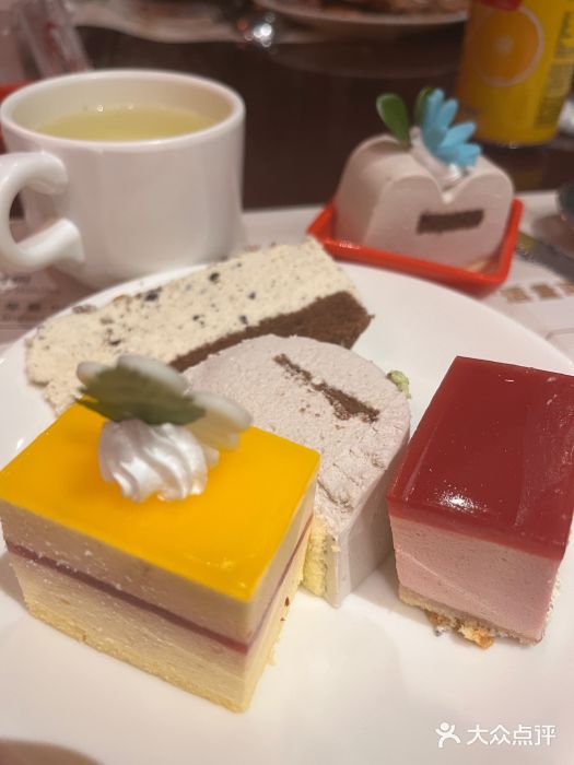 荣誉国际酒店-云顶旋转餐厅图片