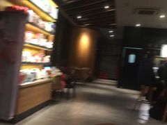 -星巴克臻选(莘庄仲盛店)