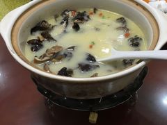 天目湖鱼头汤-天目湖刘老四农庄
