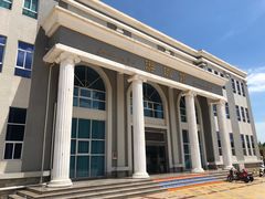 -海口经济学院游泳馆·室内标准泳池·户外休闲大泳池