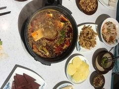 -贵府酸汤牛肉火锅·贵州老字号(飞山街店)