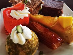 -三亚湾海居铂尔曼度假酒店