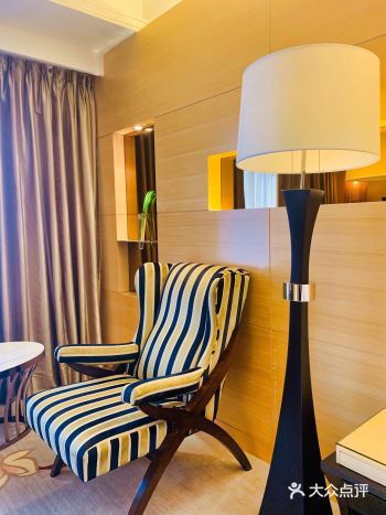 上海威斯汀大饭店，房间超级大，很舒服～