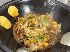 -粘豆包柴火铁锅炖
