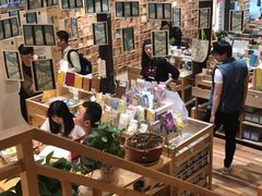 -猫的天空之城概念书店(杭州南宋御街店)