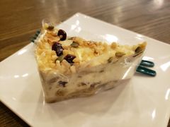 坚果燕麦酸奶蛋糕-星巴克臻选(济南恒隆店)