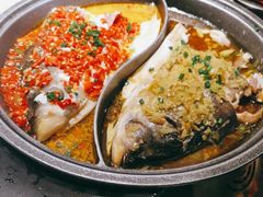 -阿瓦山寨·湘菜现炒·剁椒鱼头王(咸阳总店)
