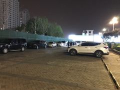 -蓝色港湾停车场