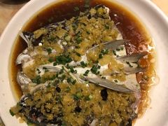 双椒鱼头-钟掌勺忘不了地道湘菜(新天地假日广场店)