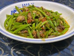 -乡村馕坑肉·烧烤·新疆菜·本地人更爱吃(阿勒泰首店)