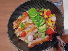 鸡肉牛油果藜麦沙拉（5月上新）-西堤牛排(合肥之心城店)