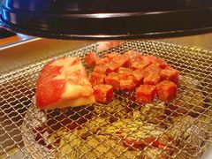 雪花肉粒-肉甲韩国木炭烤肉(新壹街1店)