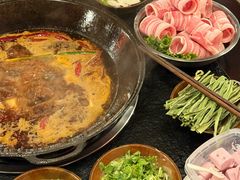 -渝井巷重庆老火锅(沈阳吉祥店)