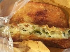 葱油饼-广慈小吃铺沪味佳饭堂