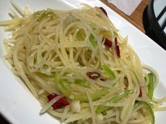 -九锅一堂酸菜鱼(万达广场店)