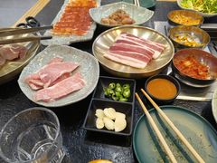 -臻牛烤肉