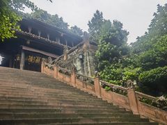 -峨眉山报国寺