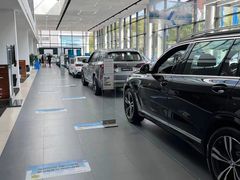 -上海宝信宝马4S店