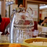 一百元五个人的中式咖啡，有山有水有金鱼