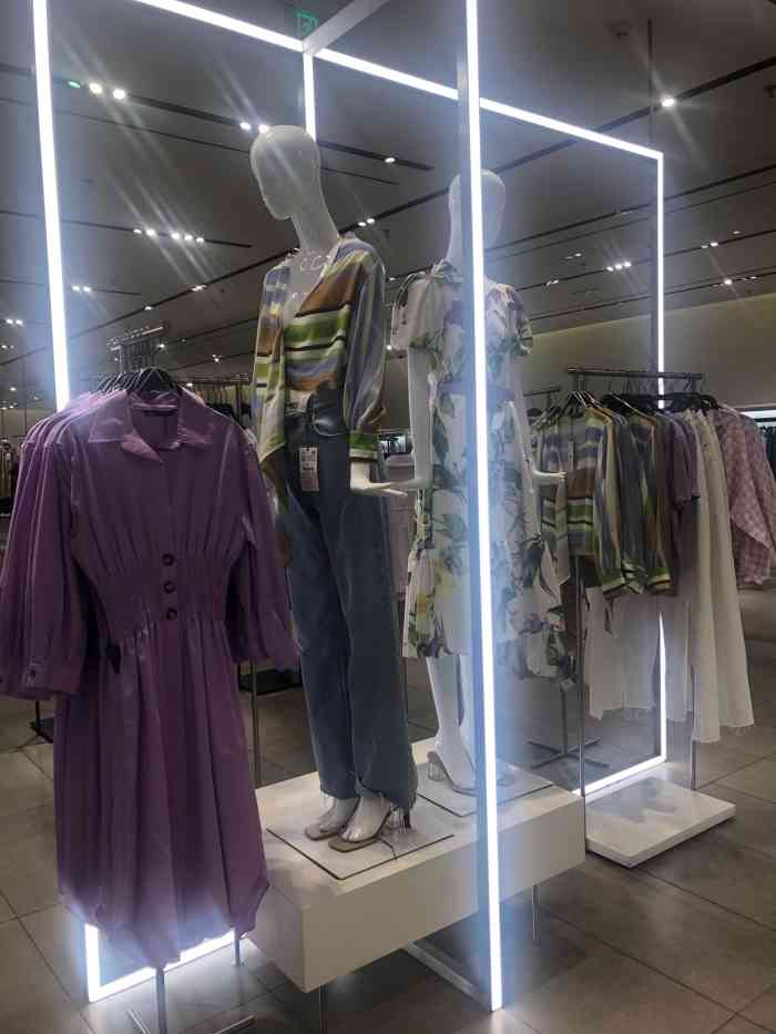 zara(青岛万象城店)-"如果在青岛你想逛街顺便偶遇个小明星小网红.