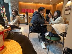 -星巴克(上海长宁来福士1F店)