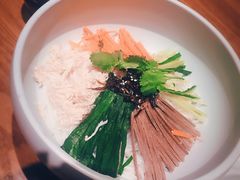 -云海肴·汽锅鸡·云南菜(天山百盛优客店)