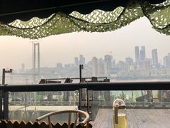 -冰冰龙虾·江湖菜·花园江景餐厅