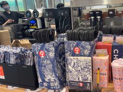-霸王茶姬(上海静安大悦城店)