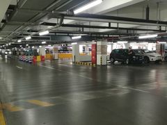 -虹桥火车站-停车场