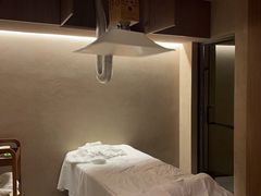 -灸春堂·艾灸·痛症·整脊连锁(之江银泰店)