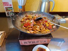 -富正毅三下锅·湘西韵味(天门山索道店)